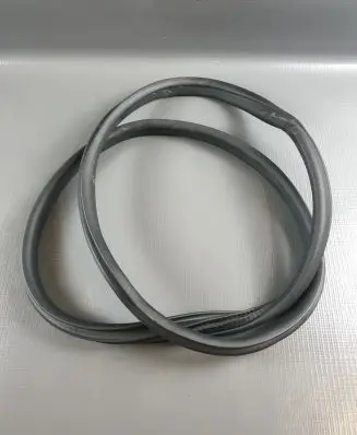 BMW i4 Rubber seal rear door 7482947