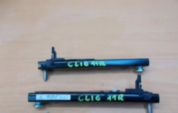 Renault Clio III Seat belt adjustment rail 