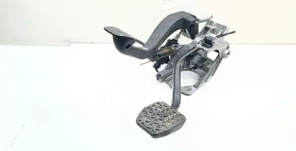 BMW 3 E92 E93 Brake pedal 678711