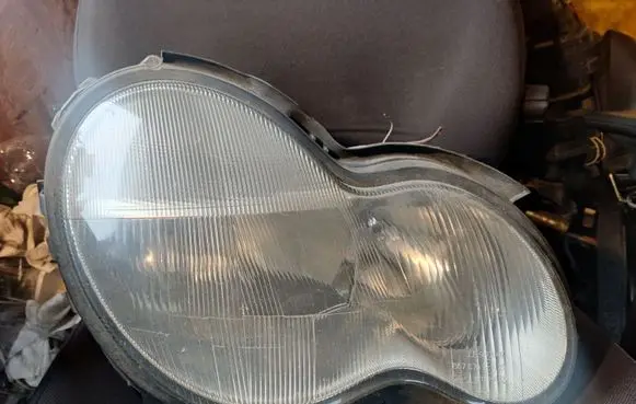 Mercedes-Benz C W203 Headlight/headlamp 0301166602 A2038200861
