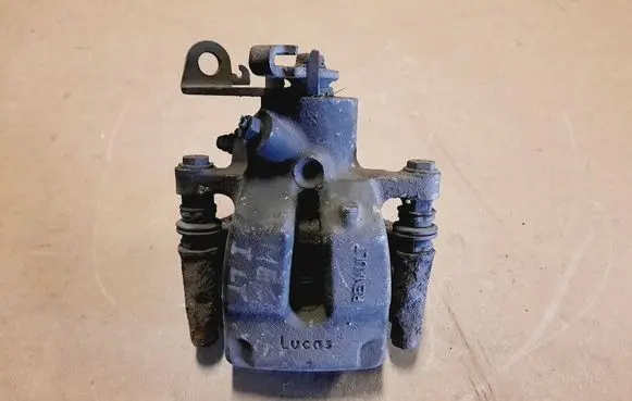 Renault Megane I Rear brake caliper