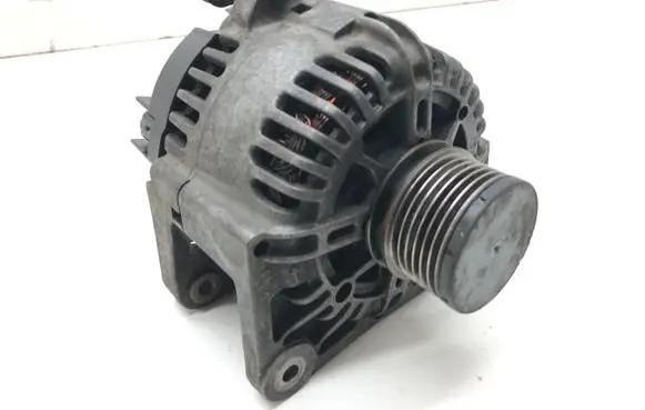 Nissan Note (E11) Generator/alternator 8200386806