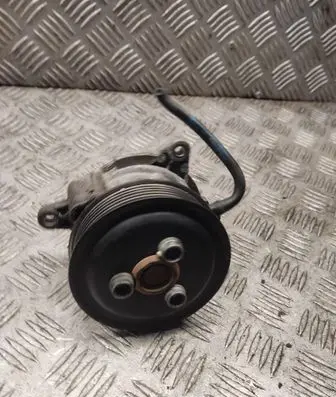 Volkswagen Golf VI Water pump 03F004E