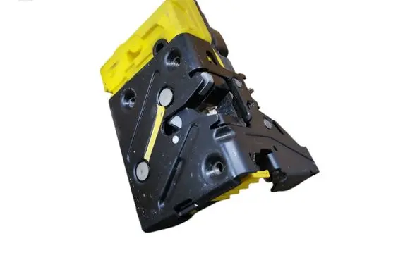 Volvo XC90 Front door lock 30699747