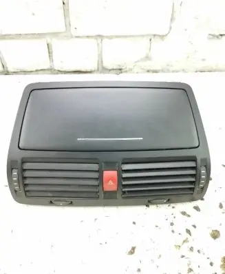 Skoda Octavia Mk2 (1Z) Dash center air vent grill 1Z0820951