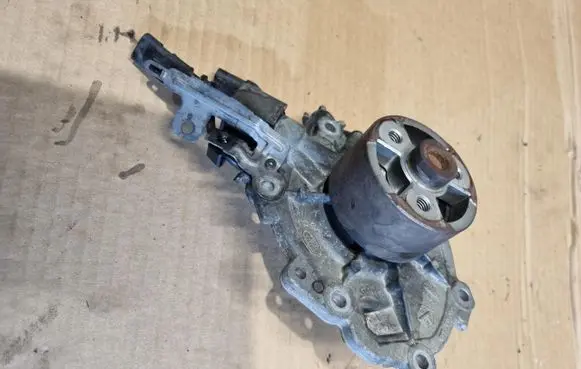 Jaguar XF X250 Water pump 010027802