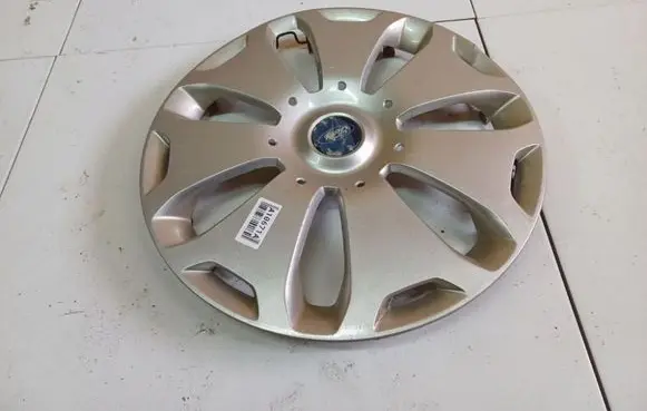 Ford Mondeo Mk III R16 wheel hub/cap/trim 7S711130BE
