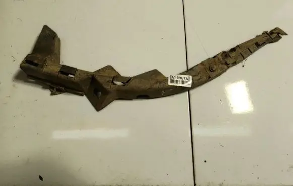 Volkswagen PASSAT B5 Front bumper mounting bracket DN12291