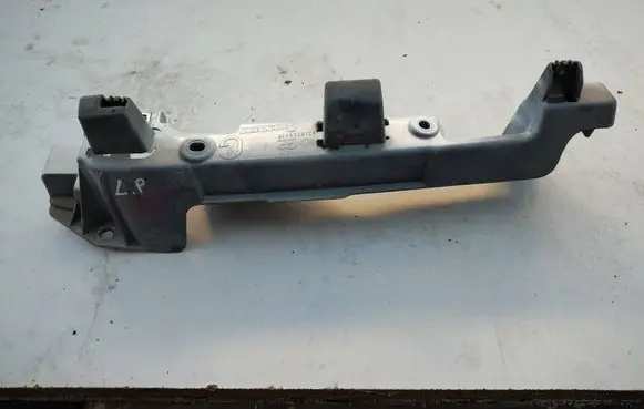 Renault Kangoo II Fender mounting bracket 