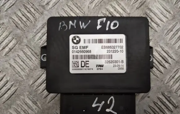 BMW 5 F10 F11 Rear brake EMF control unit/module 6863277