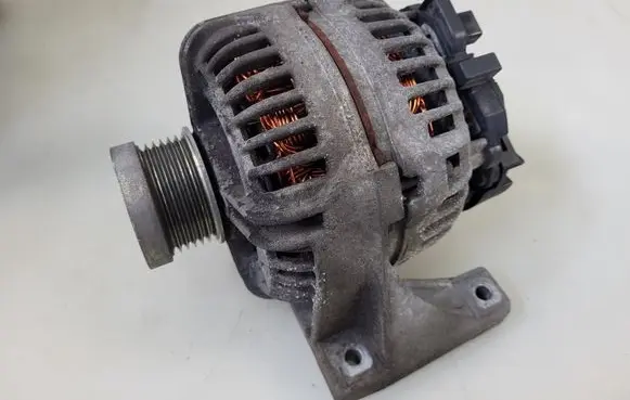 Volvo XC90 Generator/alternator 30658085