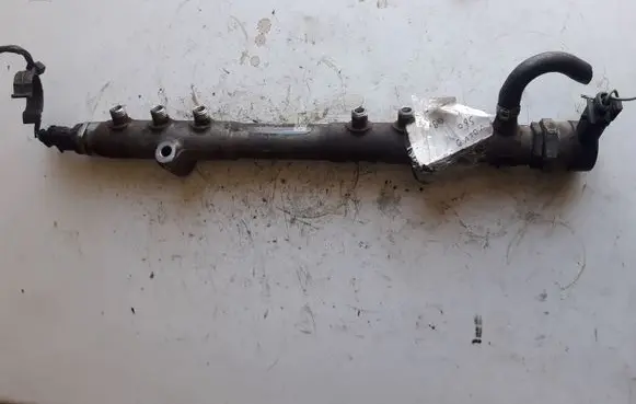Volvo S80 Fuel distributor 0445215023