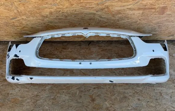 Maserati Ghibli Front bumper 670010937