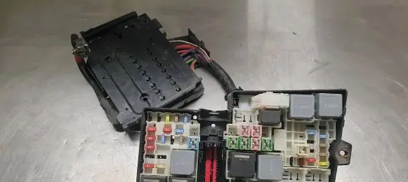 Ford C-MAX II Fuse box set AV6T14A067AC 153348 5B0Q10107
