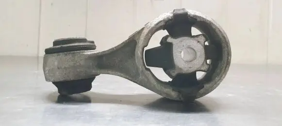 Nissan X-Trail T31 Engine mount bracket 11350JD000
