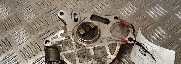 Volkswagen PASSAT B6 Vacuum pump 03L145100