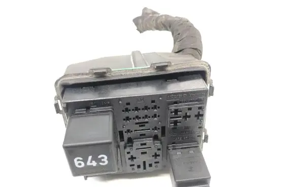 Volkswagen PASSAT B7 Fuse box set 7N0937311 1K0971910B 6Q0951253