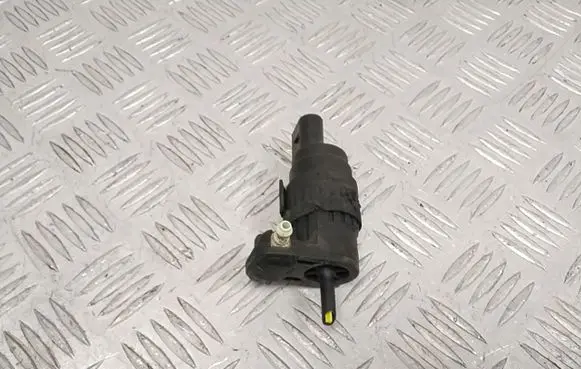 Audi A8 S8 D5 Windscreen/windshield washer pump 8K9955647