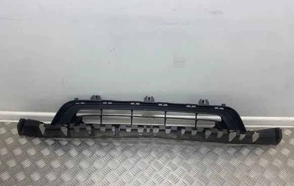 BMW i3 Front bumper lower grill 7296819