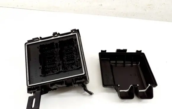 Ford Fiesta Fuse box set H1BT14D068BG H1BT14A003AB