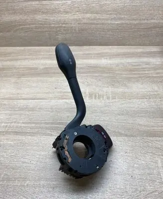 Volkswagen Golf III Wiper control stalk VW104