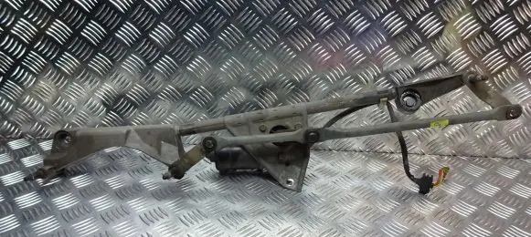 Mercedes-Benz C W203 Front wiper linkage and motor 2038200342