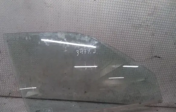 Honda CR-V Front door window glass four-door