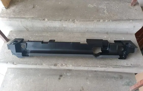 Nissan X-Trail T32 Radiator mount bracket 215424BA0A