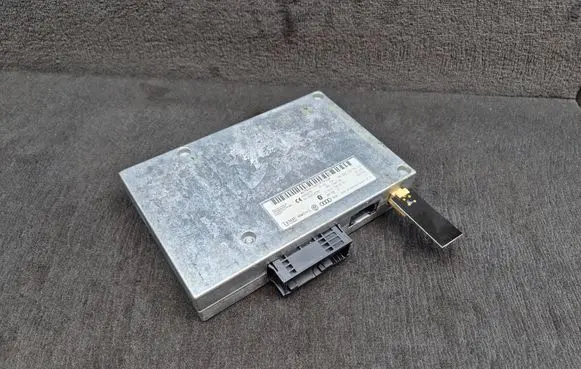 Audi A6 S6 C6 4F Bluetooth control unit module 4E0862335 4E0910336K