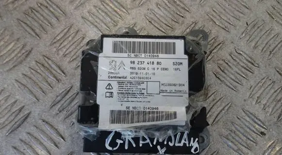 Opel Mokka X Airbag control unit/module 9823741880