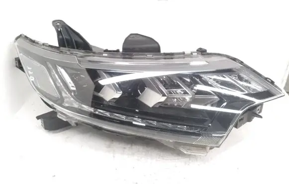 Mitsubishi Outlander Headlight/headlamp 4BX19 8301D330