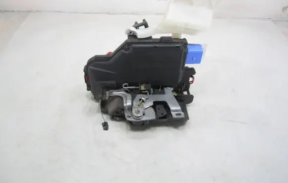 Volkswagen Golf V Rear door lock 7L0839016D 9916103002 080209