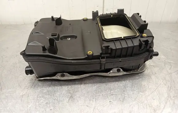 Mercedes-Benz C W204 Air filter box A6510901701 LP2081 FP0126