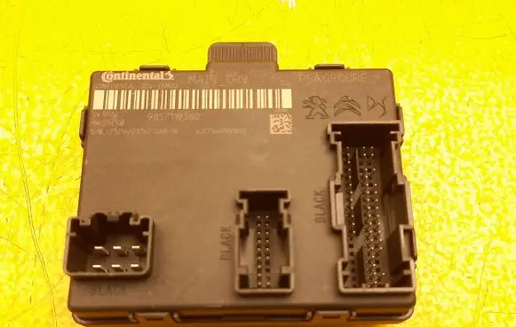Peugeot 3008 III Door central lock control unit/module 9857119380