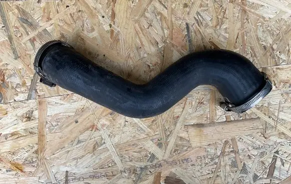 Audi A4 S4 B7 8E 8H Intercooler hose/pipe 8E0145737Q