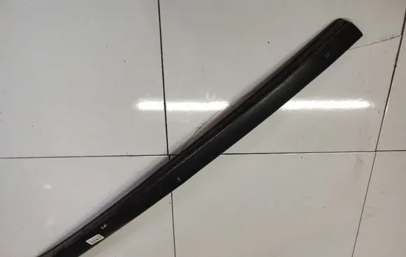 Peugeot 406 Rear bumper trim bar molding 961933377