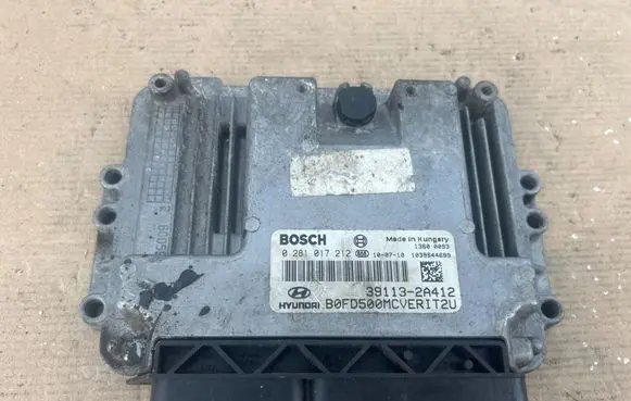 Hyundai i30 Engine control unit/module 0281017212 391132A412 1039S44689