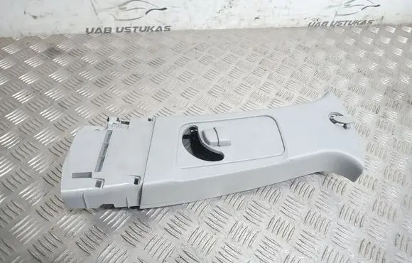 Mitsubishi Lancer VIII (B) pillar trim (top) 7211A179