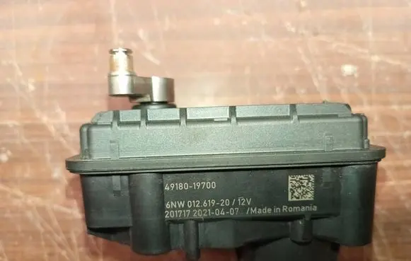 Renault Trafic III (X82) Turbo charger electric actuator 4918019700
