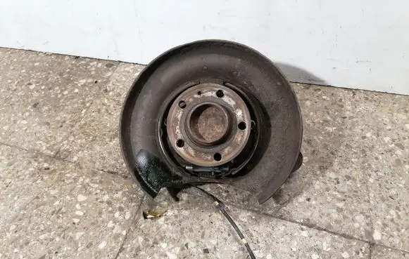 Volvo V70 Rear wheel hub 9200623