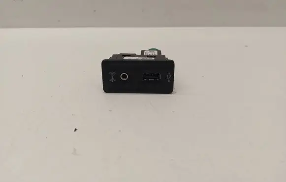 Volkswagen PASSAT B8 USB socket connector 5G0035222E 416012864182