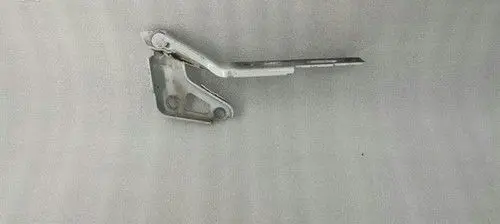 Audi Q7 4L Engine bonnet/hood hinges 4L0823301