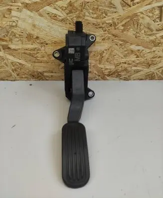Toyota Yaris XP210 Accelerator throttle pedal 78110K0030 26578372141 20233B2