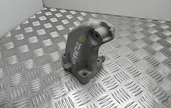 Mercedes-Benz E W212 Engine mounting bracket A6422231004 VD11822