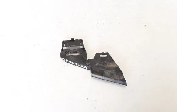 Volvo C70 Front bumper mounting bracket 30633368