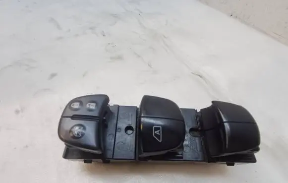 Nissan X-Trail T32 Electric window control switch 