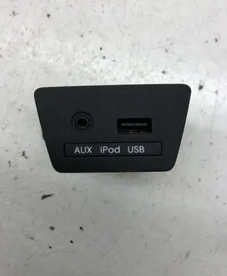 Hyundai ix35 AUX in-socket connector 2S000TAN 961102S000
