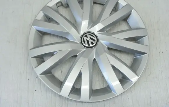 Volkswagen Golf VII R15 wheel hub/cap/trim 5G0601147B