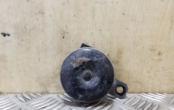 Toyota RAV 4 (XA30) Horn signal MRFL03 E13000030