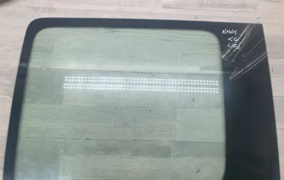 Volkswagen Caddy Rear side window 43R001583 E000231 DOT682M3232AS2